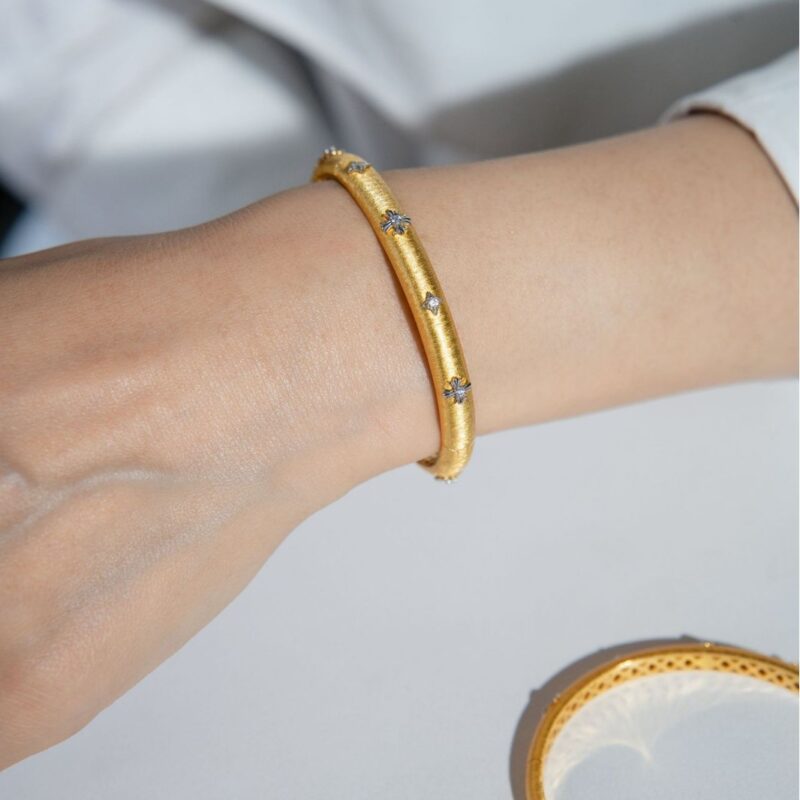 Etoilea™ – Palace Style Four-Pointed Star Bracelet | 925 Sterling Silver | Gold-Plated Brushed Finish - Image 2