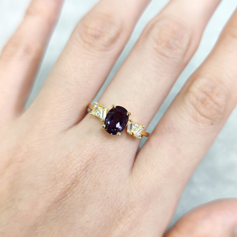 Lunara™ – S925 Sterling Silver Alexandrite Ring | 6x8mm Oval Color-Changing Gemstone - Image 5
