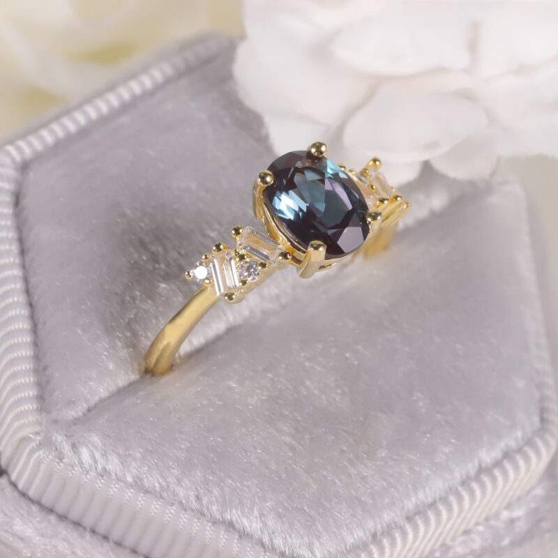 Lunara™ – S925 Sterling Silver Alexandrite Ring | 6x8mm Oval Color-Changing Gemstone - Image 6
